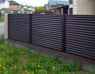 Отлив в цвет забора